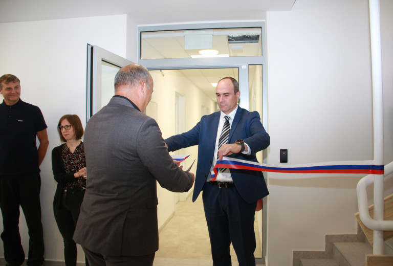 Sodelavci Agencije za okolje po prenovi zopet naselili stavbo na Vojkovi 1b