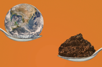 Slika Zemlje in čajne žličke enake velikosti.