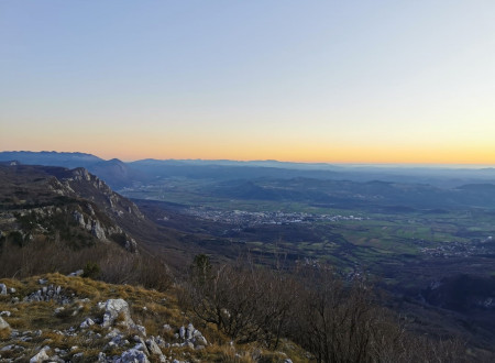 Pogled na Vipavsko dolino s Predmeje proti Ajdovščini