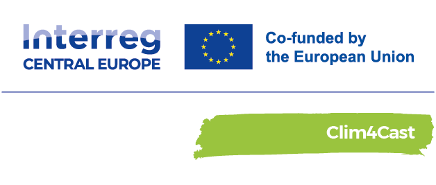 Logotip programa transnacionalnega sodelovanja Interreg Srednja Evropa, desno od njega zastava EU ter napis Co-funded by the European Union, spodaj na zeleni podlagi napis Clim4Cast 
