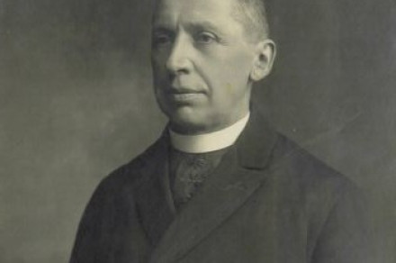 »Najceneji deželni arhivar v Avstriji« prosi kranjski deželni zbor za zvišanje plače