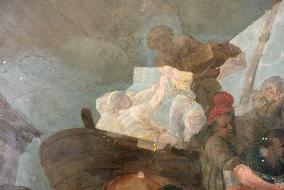 Detajl restavrirane poslikave Alegorija trgovine, obrti in tehnike baročnega slikarja Andreja Herrleina v Gruberjevi palači. Prizor prikazuje trgovce pri pretovarjanju blaga.