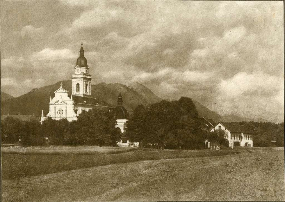 Brezjanska cerkev okoli leta 1920