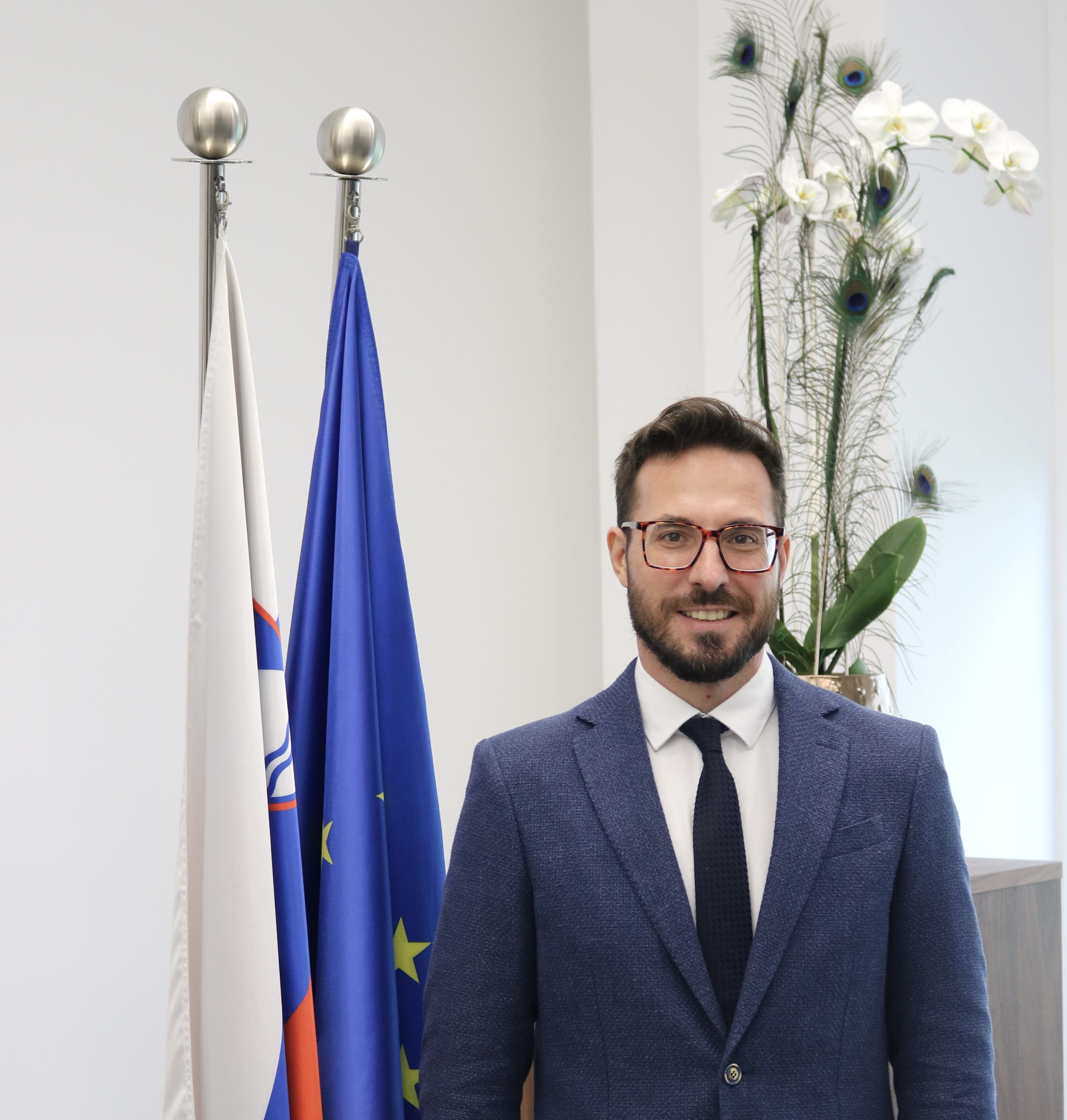 dr. Gregor Jenuš