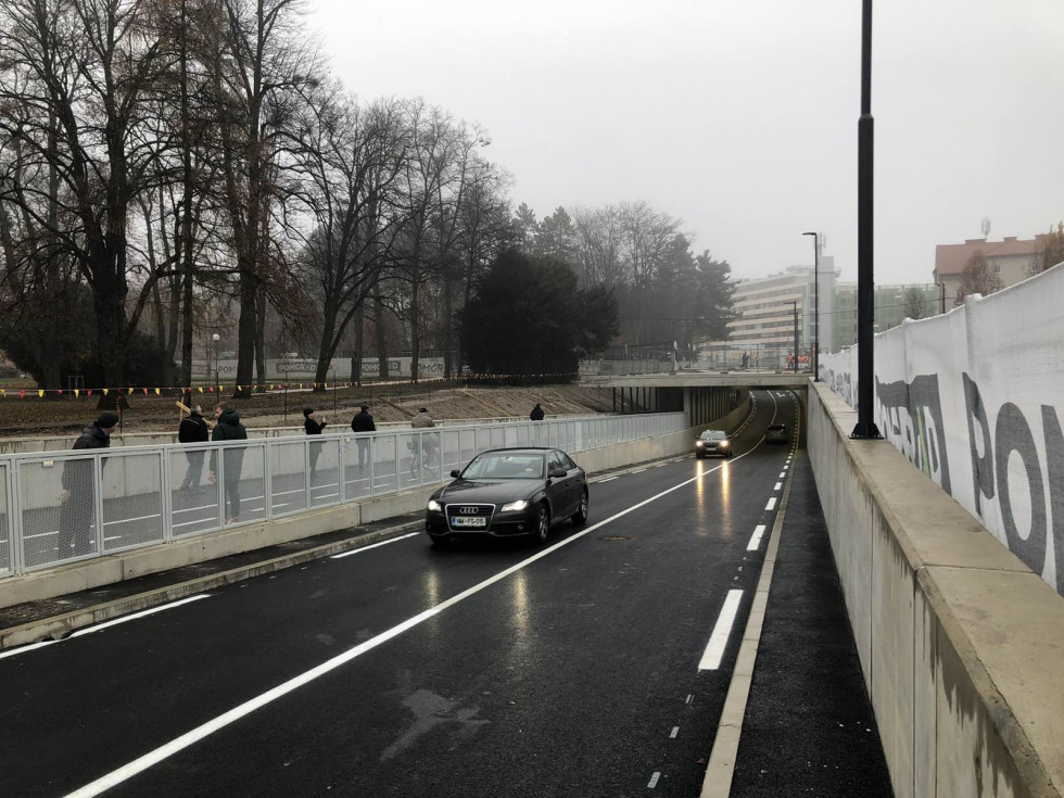 Sprostitev prometa skozi novozgrajeni podvoz pod železniško progo na Ljubljanski ulici v Mariboru