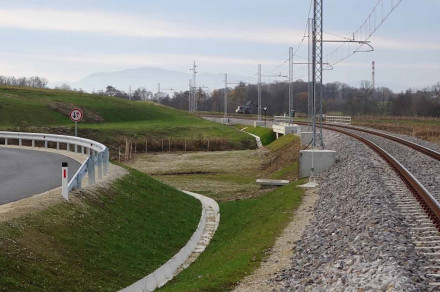 Dejanska raba zemljišč javne cestne in železniške infrastrukture