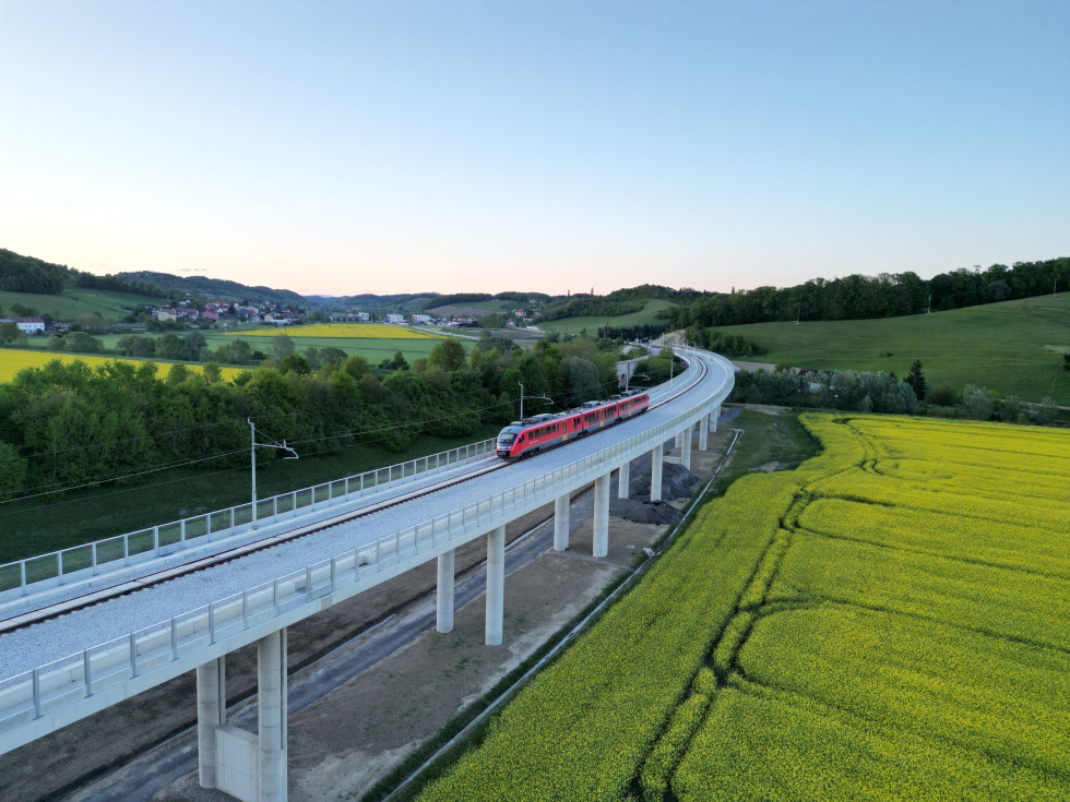 ŽELEZNIŠKI VIADUKT PESNICA