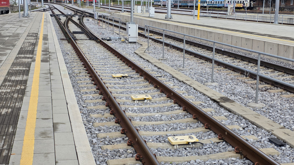 Med tiri so vidne rumene belize sistema ETCS.