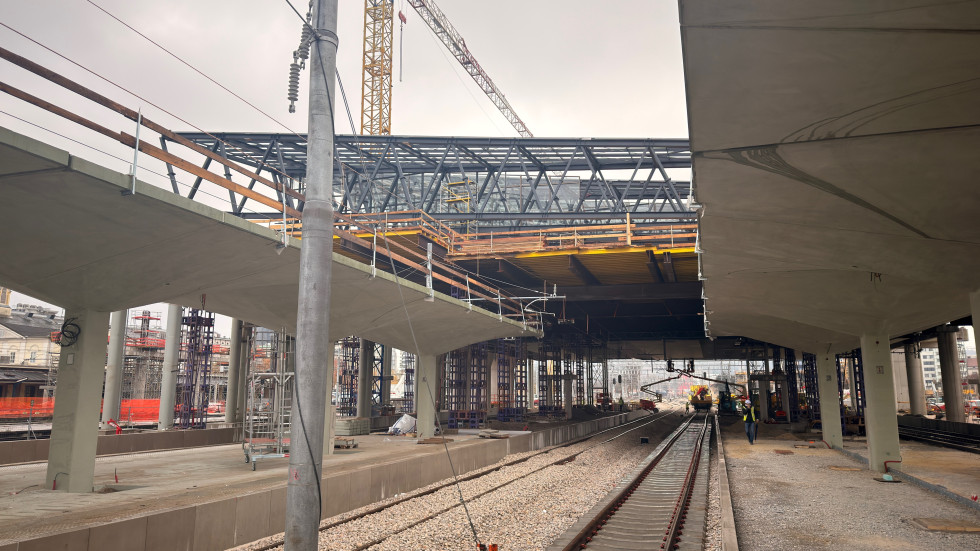 Nadhod, tiri in peroni na železniški postaji Ljubljana