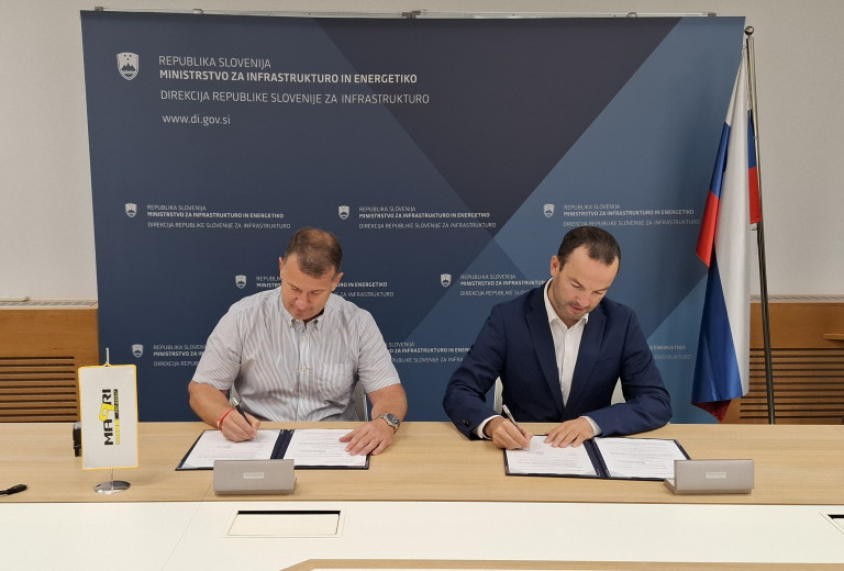 Podpisana je pogodba za rekonstrukcijo ceste Vodice–Moste