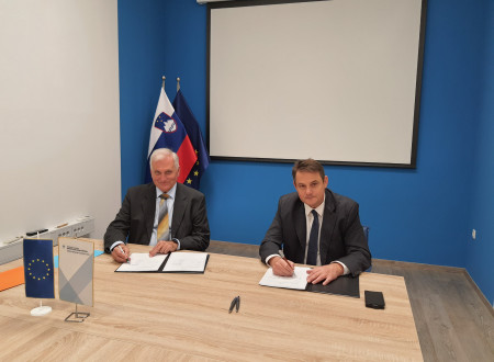 Roman Kramer in župan občine Šentjur Marko Diaci ob podpisovanju sporazuma