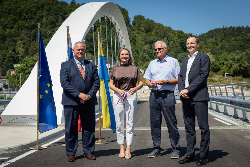 Državni sekretar na Ministrstvu za infrastrukturo in energetiko mag. Damijan Jaklin, ministrica za okolje in prostor mag. Polona Rifelj, v. d. direktorja Direkcije Republike Slovenije za vode Roman Kramer in župan Mestne občine Celje Matija Kovač