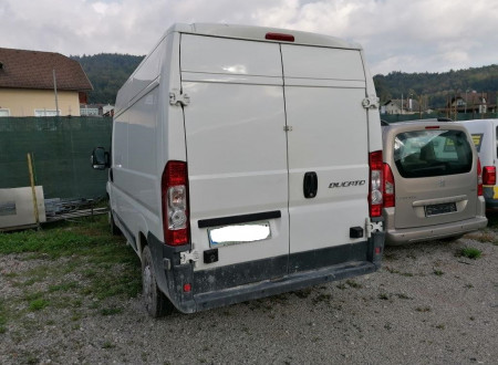 Oklic javne dražbe za kombi Fiat Ducato 2.3 JTD in Ford Ranger 2.5 TDCI DC 4x4