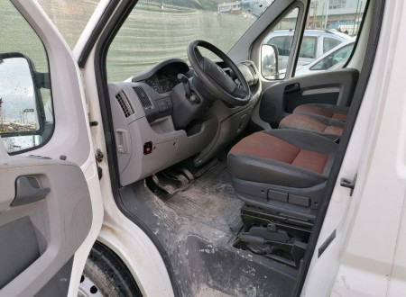 Oklic javne dražbe za Fiat Ducato in Ford Ranger  