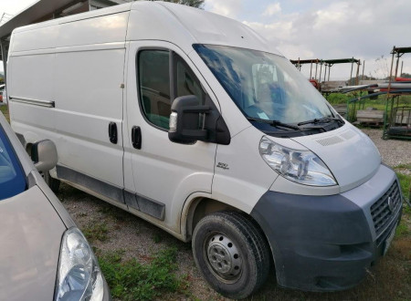 Oklic javne dražbe za Fiat Ducato in Ford Ranger  