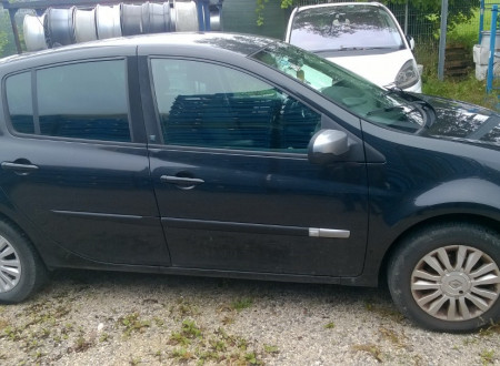 Oklic javne dražbe osebnega vozila Renault Clio 1.2 16 V