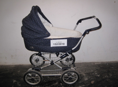 Otroški voziček INGLESINA; izklicna cena 10 EUR