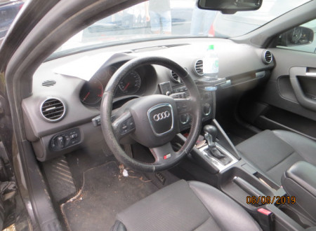 Oklic javne dražbe osebnih avtomobilov Audi A3, Fiat Grande Punto in Fiat Marea/Weekend 