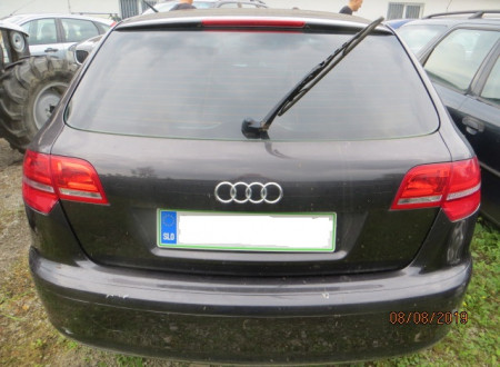 Oklic javne dražbe osebnih avtomobilov Audi A3, Fiat Grande Punto in Fiat Marea/Weekend 