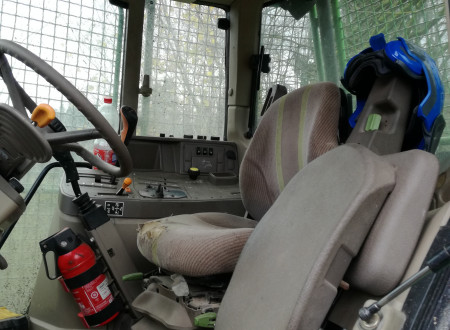 20.11.2019 FUNM – traktor John Deere 6330 standard z gozdarsko vitlo