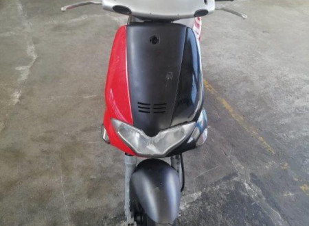 Motorno kolo GILERA RUNNER 180 - prednja stran motornega kolesa