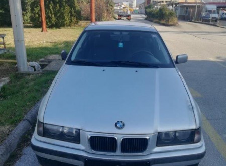 Osebno vozilo BMW 316 I COMPACT - prednja stran vozila