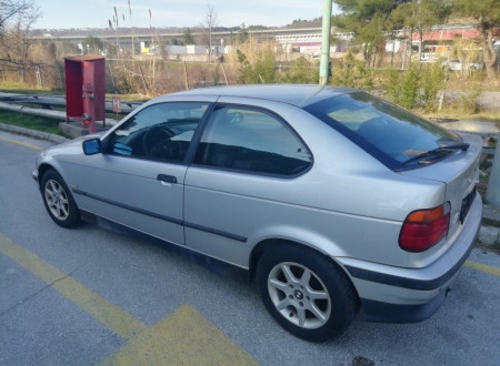 Osebno vozilo BMW 316 I COMPACT - zadnja leva stran vozila