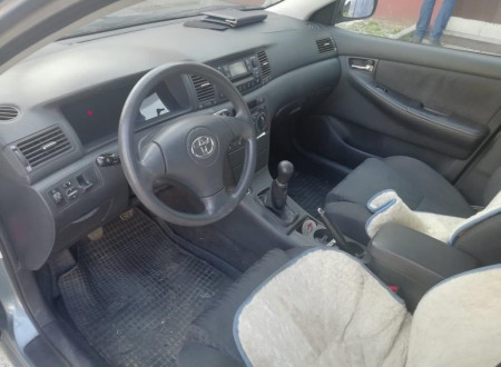 Osebno vozilo TOYOTA COROLLA 1.6 - notranjost vozila