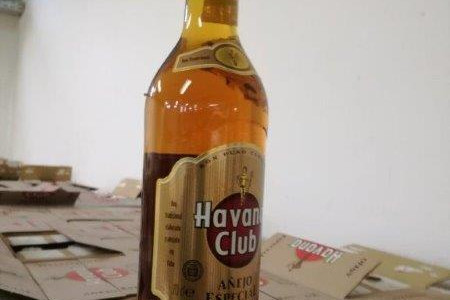  Oklic javne dražbe ruma Havana Club, gina Beefeater Red in ruma Havana Club Anejo
