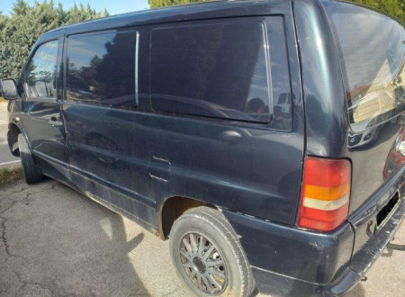 zadnja leva stran tovornega vozila MERCEDES BENZ  VITO FURGON