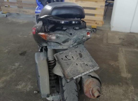 Zadnja stran - Motorno kolo GILERA RUNNER 125