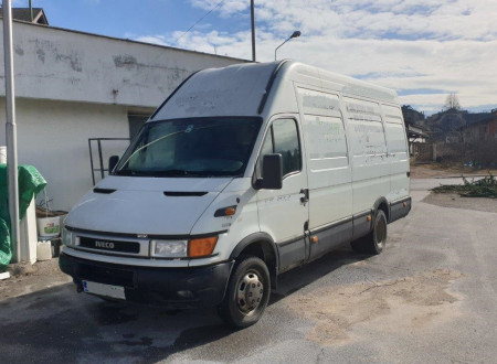 Prednji del - tovorno vozilo IVECO DAILY 35C13V