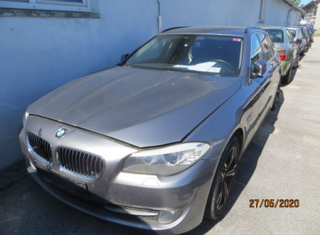 Prednji del osebnega vozila BMW 520 TOURING d AUT.
