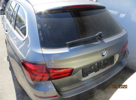 Zadnji del osebnega vozila BMW 520 TOURING d AUT.
