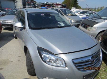 Prednji del osebnega vozila OPEL INSIGNIA CARAVAN 2.0 DT 16V