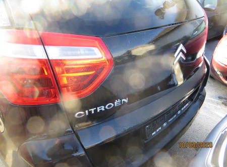 Zadnji del osebnega avtomobila Citroen C4 Picasso