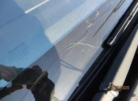 Vetrobransko steklo osebnega avtomobila Citroen C4 Picasso