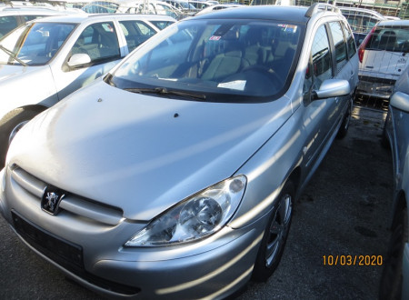 Prednji del osebnega avtomobila Peugeot 307 Monospace 2.0 HDI