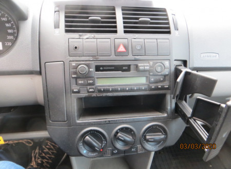 Notranji prednji del/armatura osebnega avtomobila Volkswagen Polo 1.4