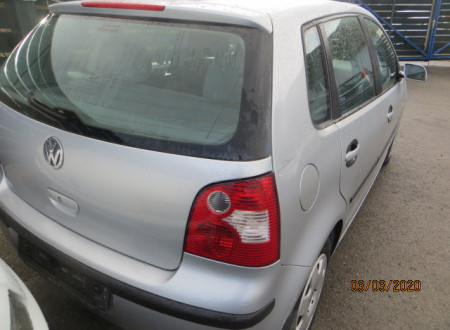 Zadnji del osebnega avtomobila Volkswagen Polo 1.4