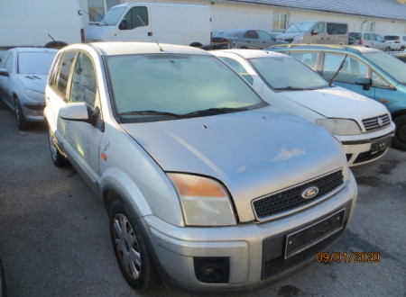 Oklic javne dražbe za osebne avtomobile Hyundai Santa Fe, Ford C-Max, Ford Fusion, Fiat Punto in Honda HRV