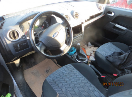 Oklic javne dražbe za osebne avtomobile Hyundai Santa Fe, Ford C-Max, Ford Fusion, Fiat Punto in Honda HRV