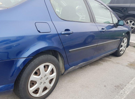 Oklic javne dražbe osebnega vozila Peugeot/1.6/HDI