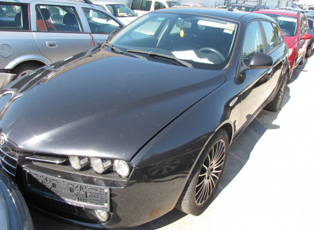 Prednja stran osebnega vozila ALFA ROMEO 159 SW 1.9 M-JET