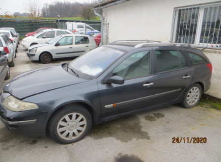 leva stran osebnega vozila Renault Laguna 2.2 DCI