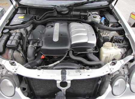 motor osebnega vozila Mercedes Benz E 200 CDI