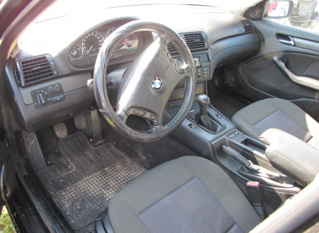 Notranjost (prednji sedeži) osebnega vozila BMW 318 D