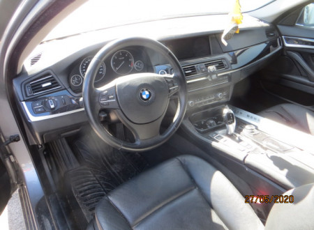 Notranjost vozila (spredaj) - Osebno vozilo BMW 520 TOURING d AUT.