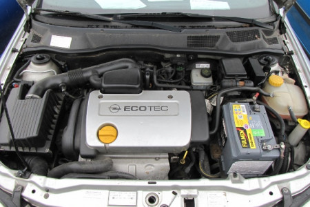 motor osebnega vozila Opel Astra 1.6