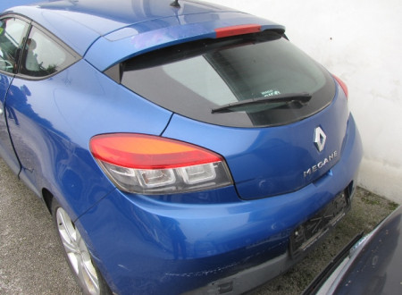 zadnja stran osebnega vozila Renault Megane Coupe 1.6 16V